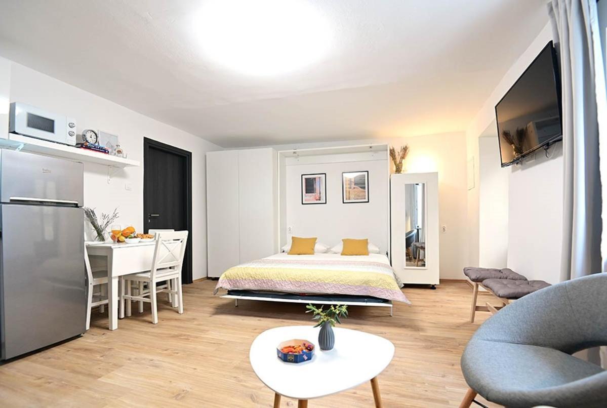 Apartment D & Studio L Добринь Экстерьер фото