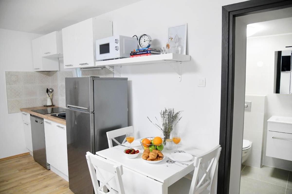Apartment D & Studio L Добринь Экстерьер фото